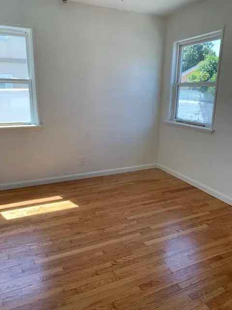 Rent Large 1 Bedroom Apartment Near USC with Modern Amenities