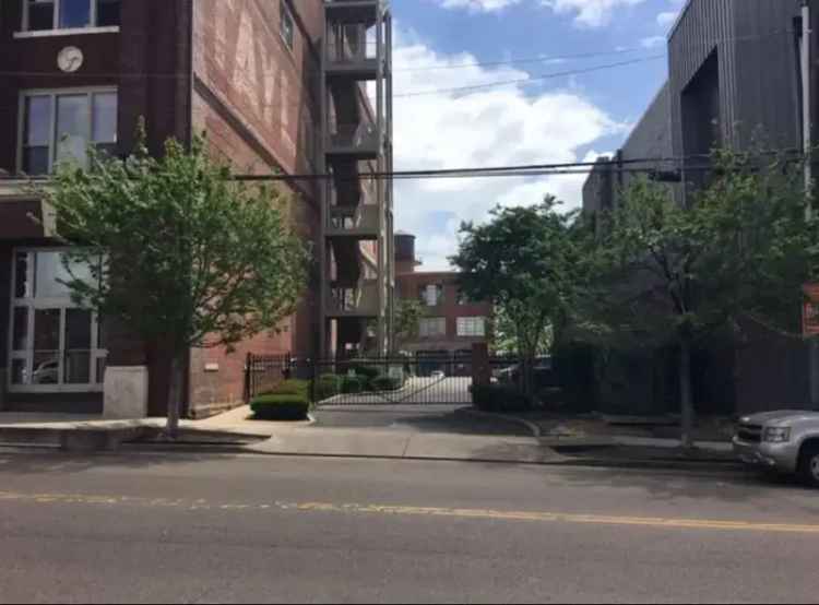 Buy Condo in Downtown Memphis with Modern Amenities and River Views