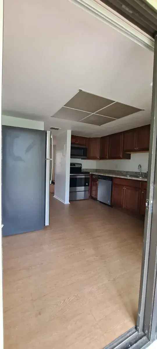 Rent Spacious Apartment Unit with 2 Bedrooms and 2 Bathrooms