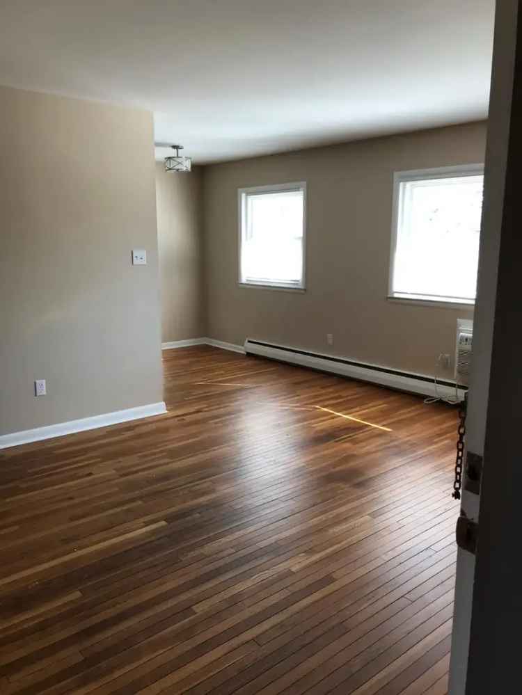 Rent Two Bedroom Apartment in Broad Ripple with Secure Entry and Amenities