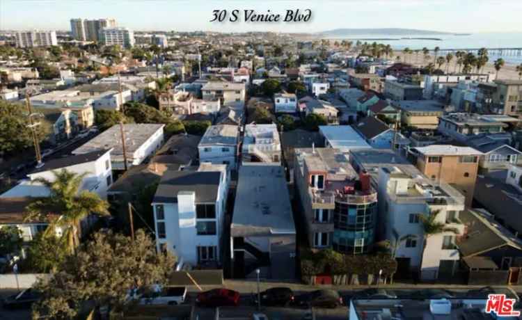 House For Sale in 30, South Venice Boulevard, Los Angeles, California