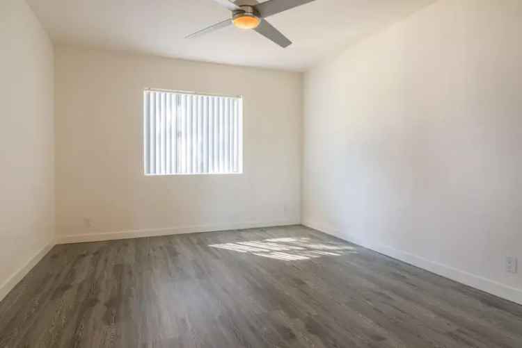 Rent Apartments with Modern Amenities Near Hillhurst and Vermont Shops