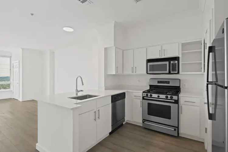 Rent Apartments with Amenities in Arlington VA