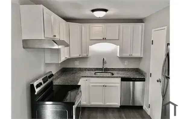 Rent 2 Bedroom Apartment Near Downtown Plymouth with Luxury Flooring