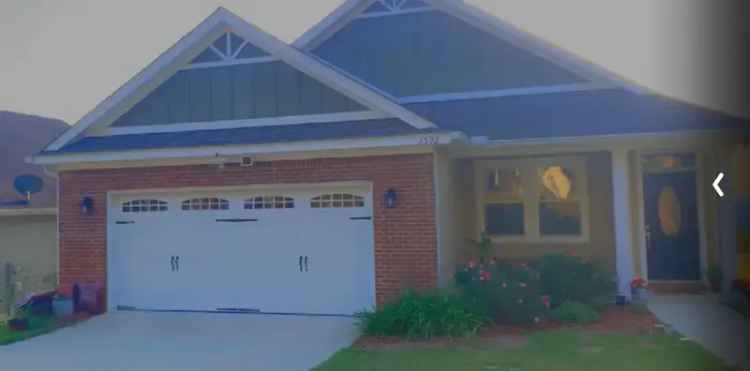 Rent Beautiful 3 Bedroom Home in Southwood with Modern Amenities