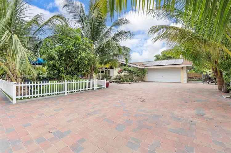 House For Sale in 371, Bishop Drive, Delray Beach, Florida