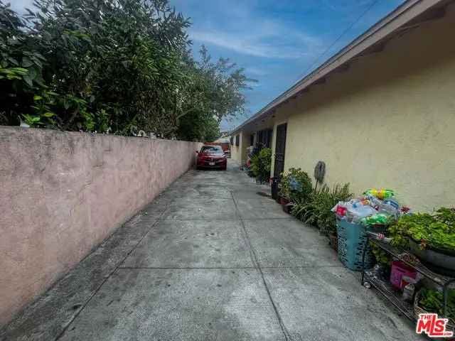 House For Sale in 928, South Record Avenue, Commerce, California