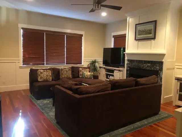 Rent Fully Furnished House in Healdsburg with Pool and Garage