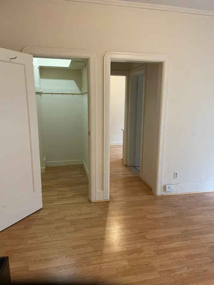 Rent Large Studio Apartment in Berkeley with Unique Features