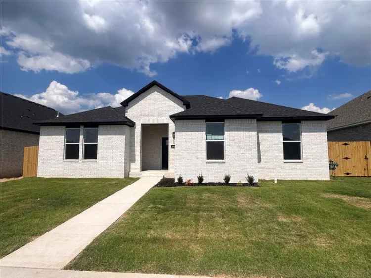 House For Sale in Fayetteville, Arkansas