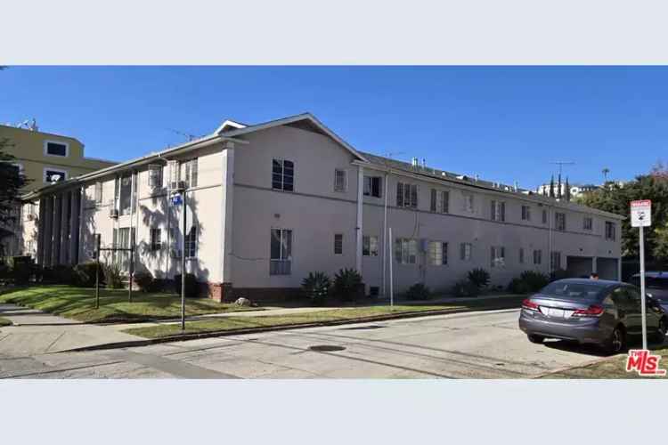 Multi unit building for sale in Los Feliz Los Angeles with 17 units