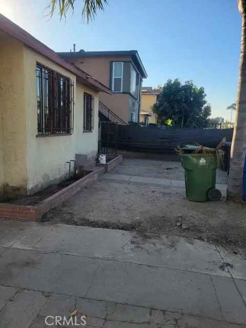 House For Sale in 426, East Century Boulevard, Los Angeles, California