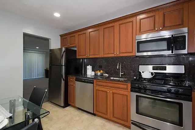 Rent Apartments in Historic Babylon Village with Modern Amenities