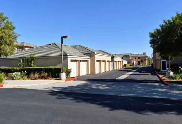 Rent Apartments in Temecula Ridge with Spacious Patios and Garages