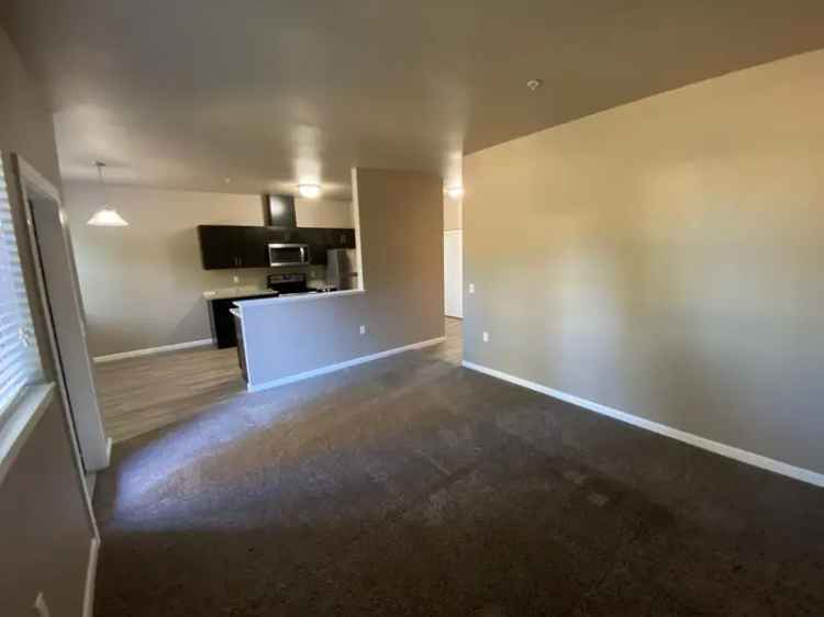 Rent 2nd Floor Apartment in Salem Pet Friendly with Amenities