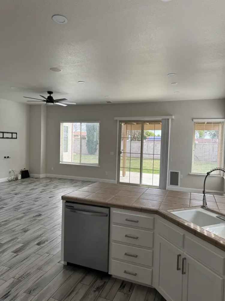 Rent Newly Renovated Home with 3 Bedrooms in Growing Southeast Area