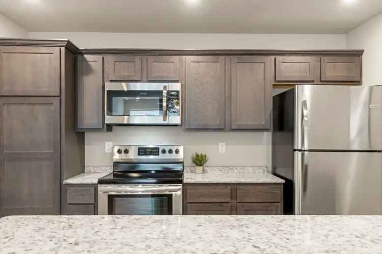 Rent Luxury Apartments at The Reserve in Springdale with Great Amenities