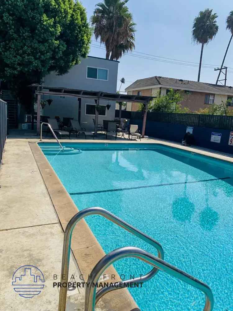 Rent Beautiful One Bedroom Apartment in Alhambra with Pool and Parking