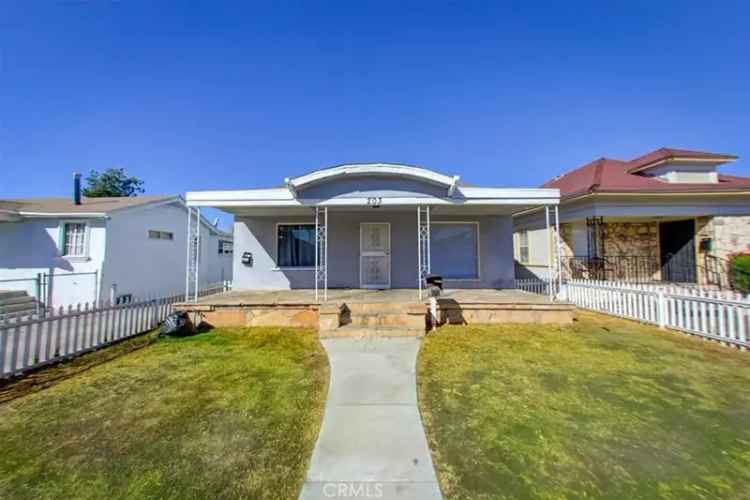 Duplex investment opportunity for sale in Los Angeles with modern interiors