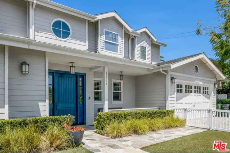 Buy Traditional Residence with Pool in Studio City