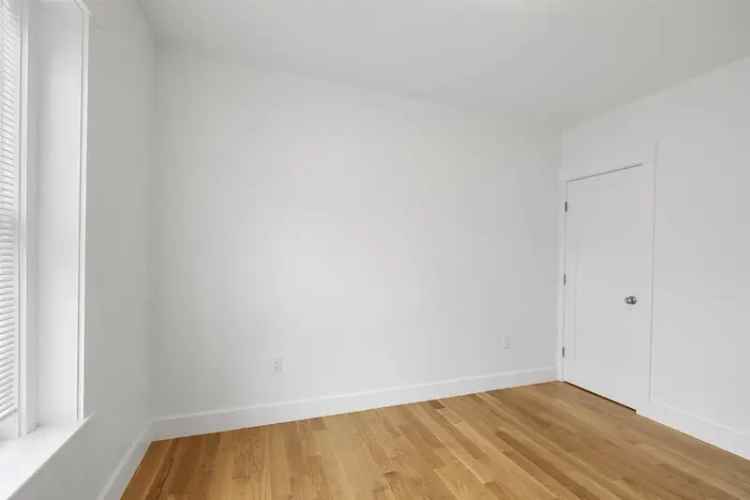 Rent Renovated 3 Bedroom Apartment Unit Near Central Square