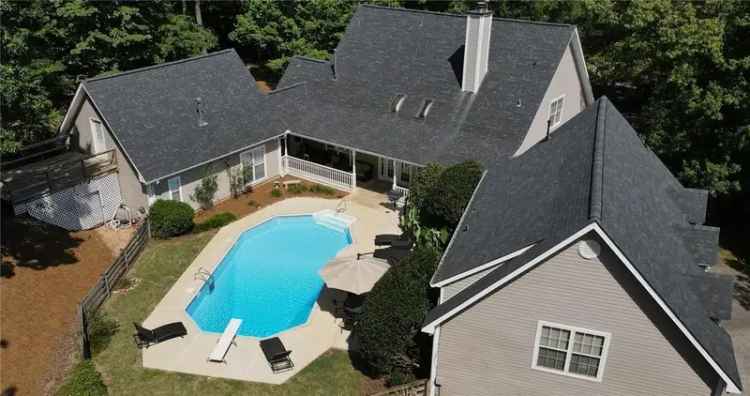 Buy Estate with Pool House and Apartment in Private Setting Near Auburn