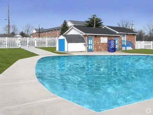 Rent Apartments in Quakertown with Swimming Pool and Garden Style