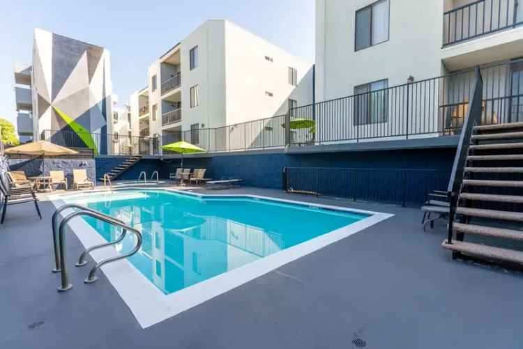 Rent Apartments in Sherman Oaks with Great Amenities and Renovations