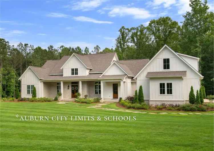 Custom Home Buy in Auburn with Expansive Yard and Luxurious Features