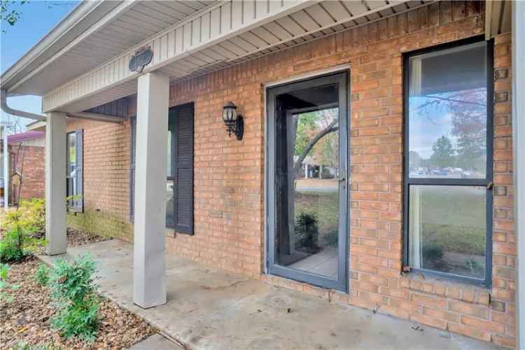 House For Sale in 1601, East Sandy Drive, Fayetteville, Arkansas