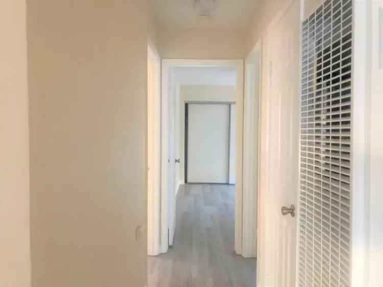 Rent Apartment Unit in Huntington Beach with Master Bedroom and Garages