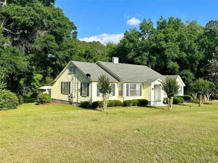 Buy Four Bedroom House in Elba with Screened Porch and Extra Lot