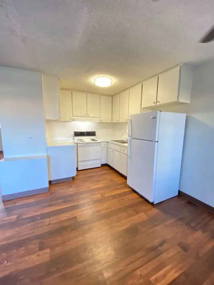 Rent Oak Valley Apartments in El Cajon with Great Amenities