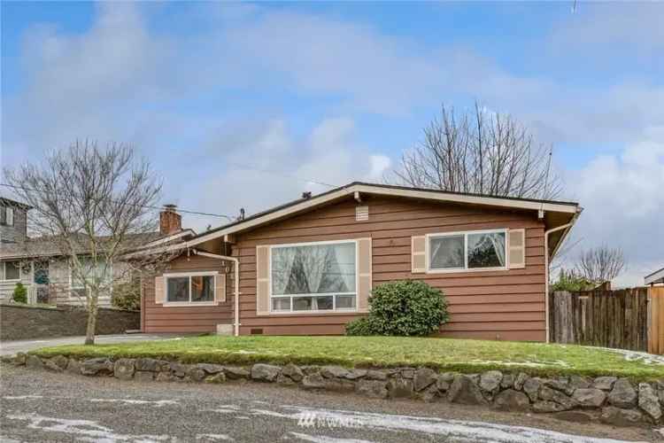 Rent 3 Bedroom Home in Kennydale with Lake Washington View