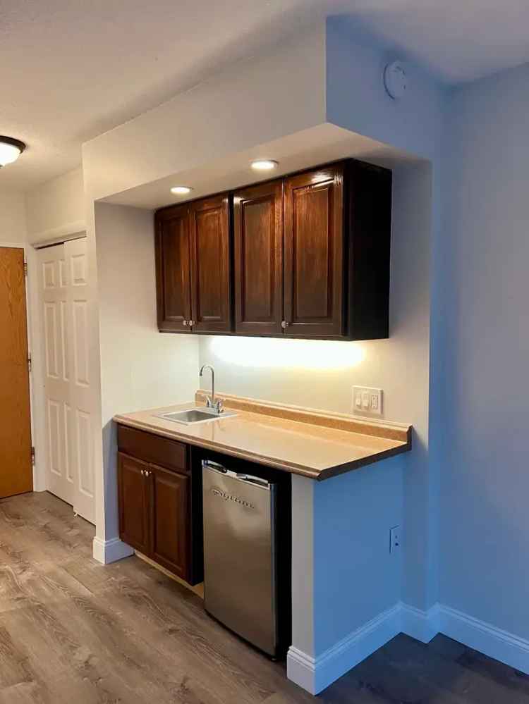 Rent Studio Apartment for Seniors with Kitchenette and Parking