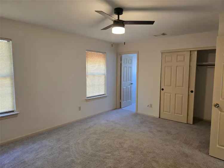 Rent a 4 Bedroom Family Home with Spacious Backyard in South Arlington