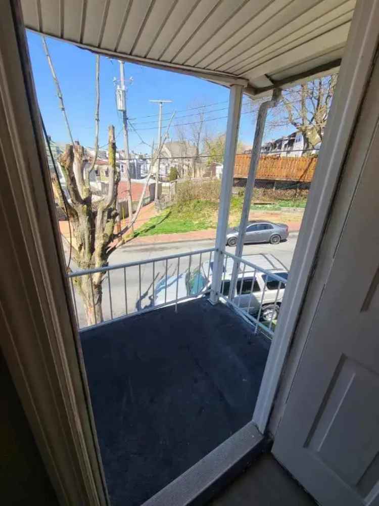 Rent 2 Bedroom Apartment in Quiet Section of Reading with Unique Layout