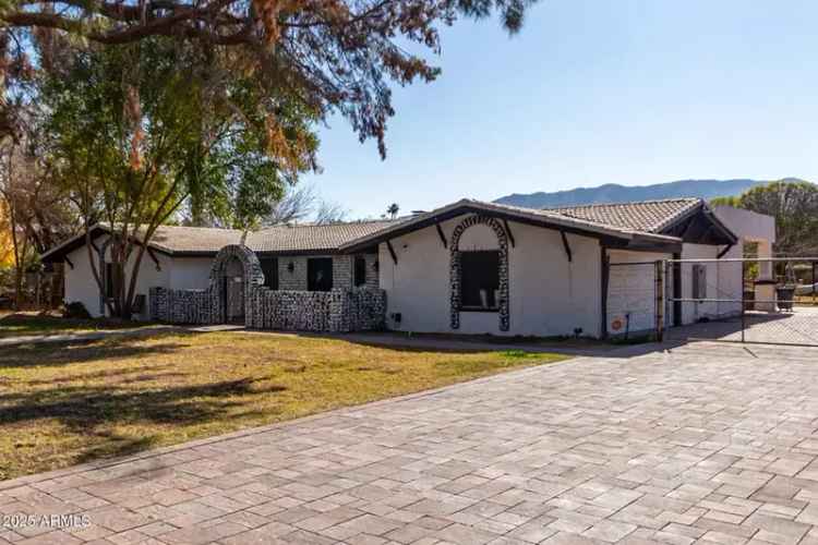 Buy horse property with spacious lot and modern features