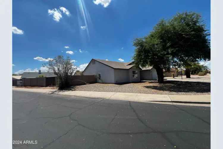 Buy spacious home in Peoria with 3 bedrooms and RV gate