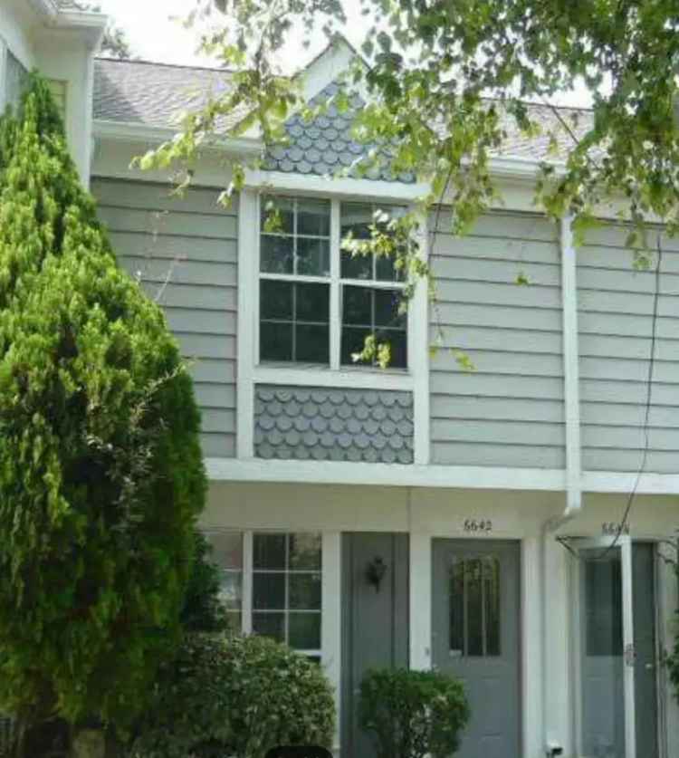 Rent Townhouse in Norcross with 2 Bedrooms and Cozy Features