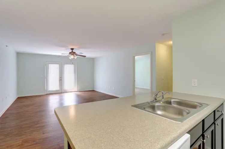 Rent Beautiful Garden Style Apartments in Gallatin with Great Amenities