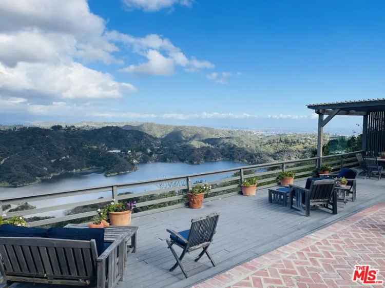 House For Sale in 2158, Stradella Road, Los Angeles, California