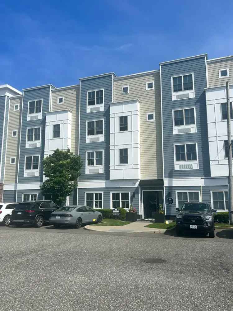 Rent spacious studio and 1 bedroom apartments on Bay Shore Main Street