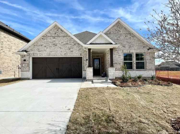 Rent Gorgeous 4 Bed Home with Study Near Little Elm Beach and Lake View