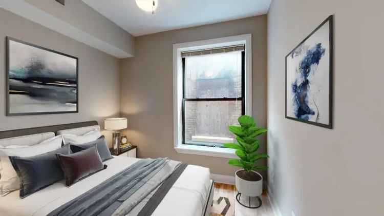 Rent Apartments Near Clark Street with Hardwood Floors and Marble Bathrooms