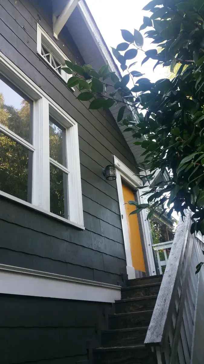 Rent 1 Bedroom Apartment in Central Seattle with Private Garden