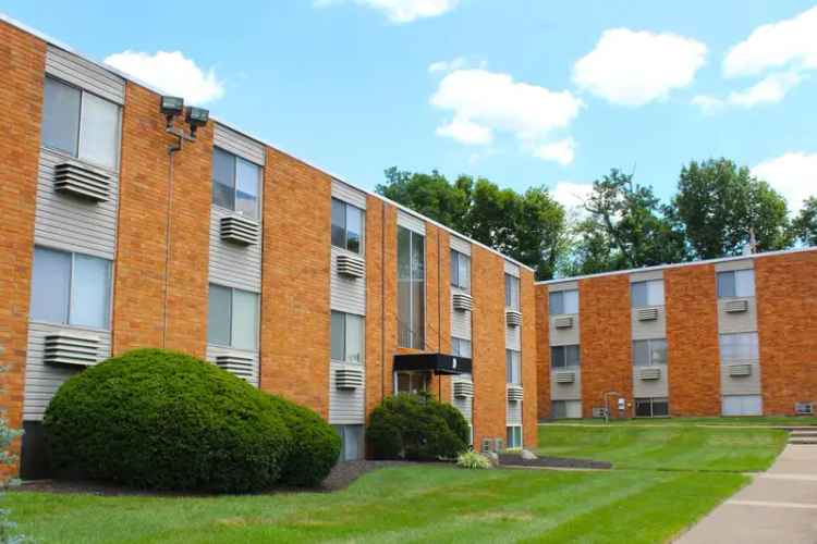 Rent Barkley Ridge Apartments in Southgate KY with Pet-Friendly Amenities