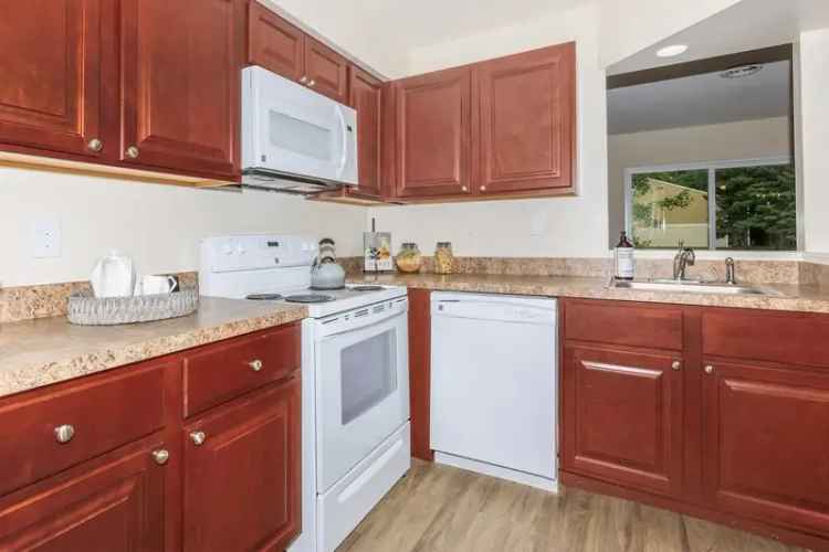 Rent Apartments at Twin Lakes Clifton Park with Scenic Views