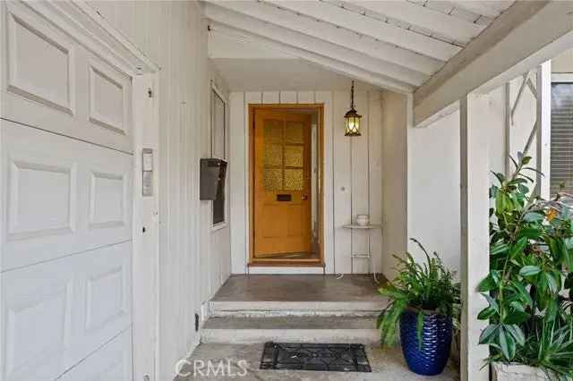 House For Sale in 20456, Tiara Street, Los Angeles, California