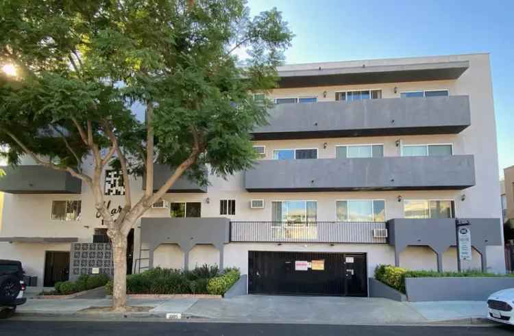 Rent Apartment with Garage Parking and Intercom Features